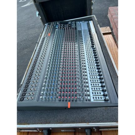 BEHRINGER EURODESK SX3282 (USED)