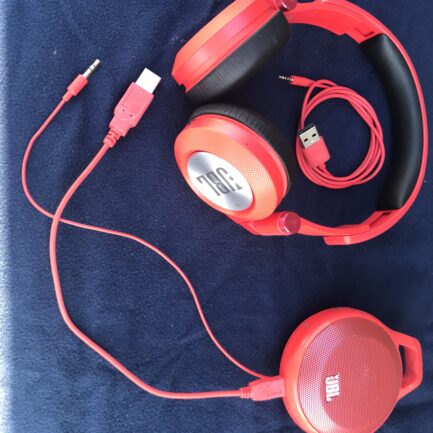 JBL BLUETOOTH RECHARGABLE HEADPHONE & SPEAKER (USED)