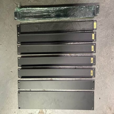 MIDDLE ATLANTIC 8 Racks tap Lot (USED)